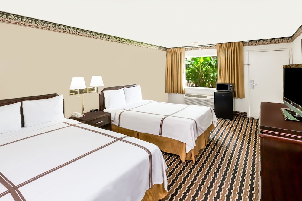 Travelodge By Wyndham Shreveport LA 9/20