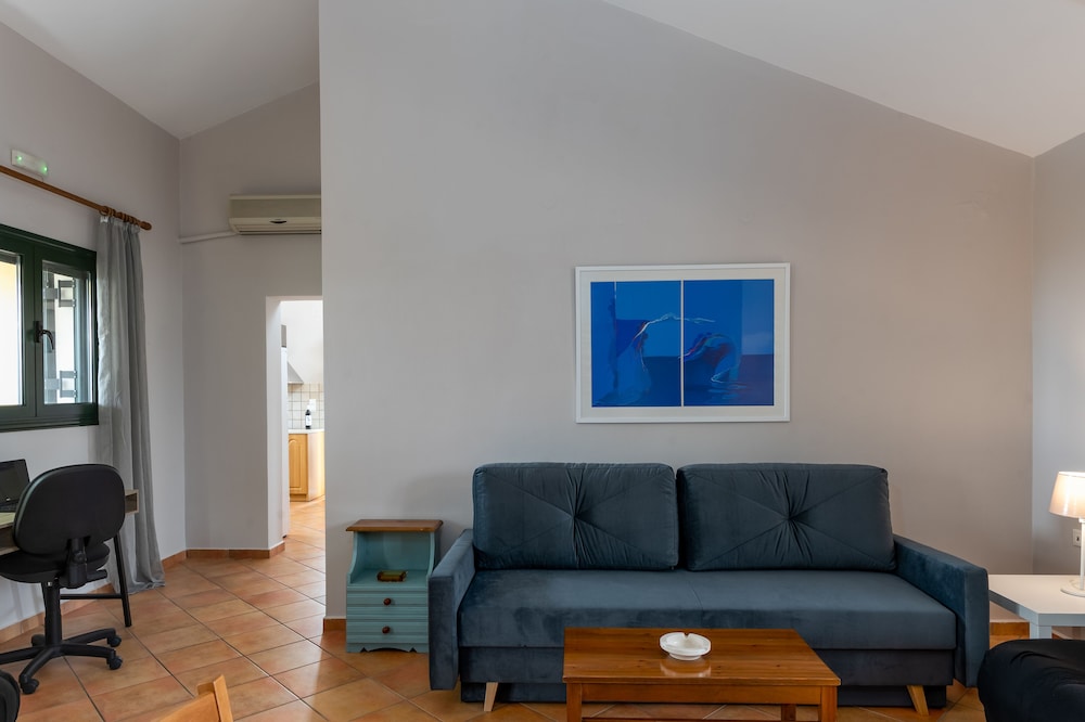 Koxyli Village Studios &amp; Apartments 28/50