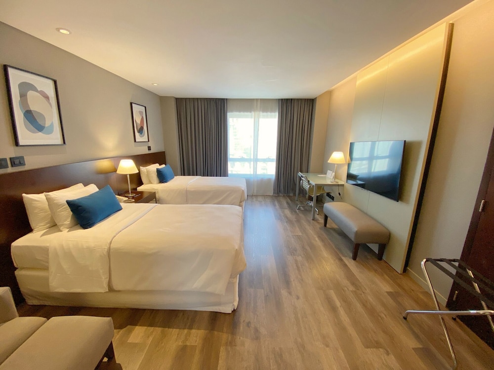 EXECUTIVE, TWIN BEDS