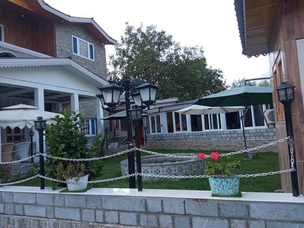Hotel Abshar 7/23