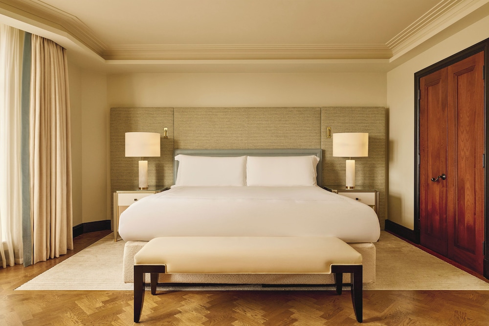 SUITE, TERRACE, CORNER