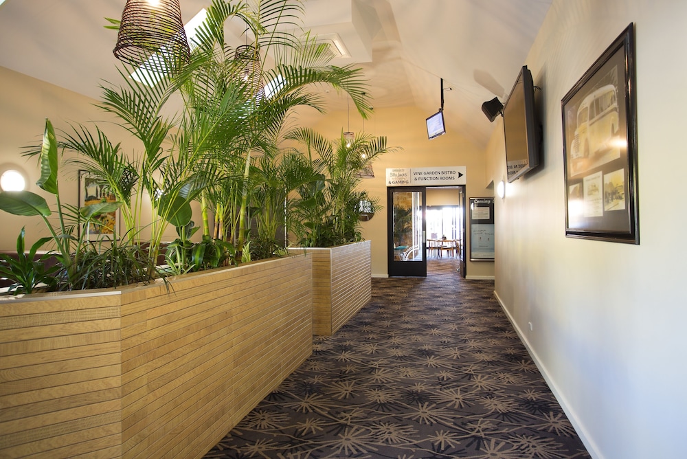 Vine Inn Barossa 6/53