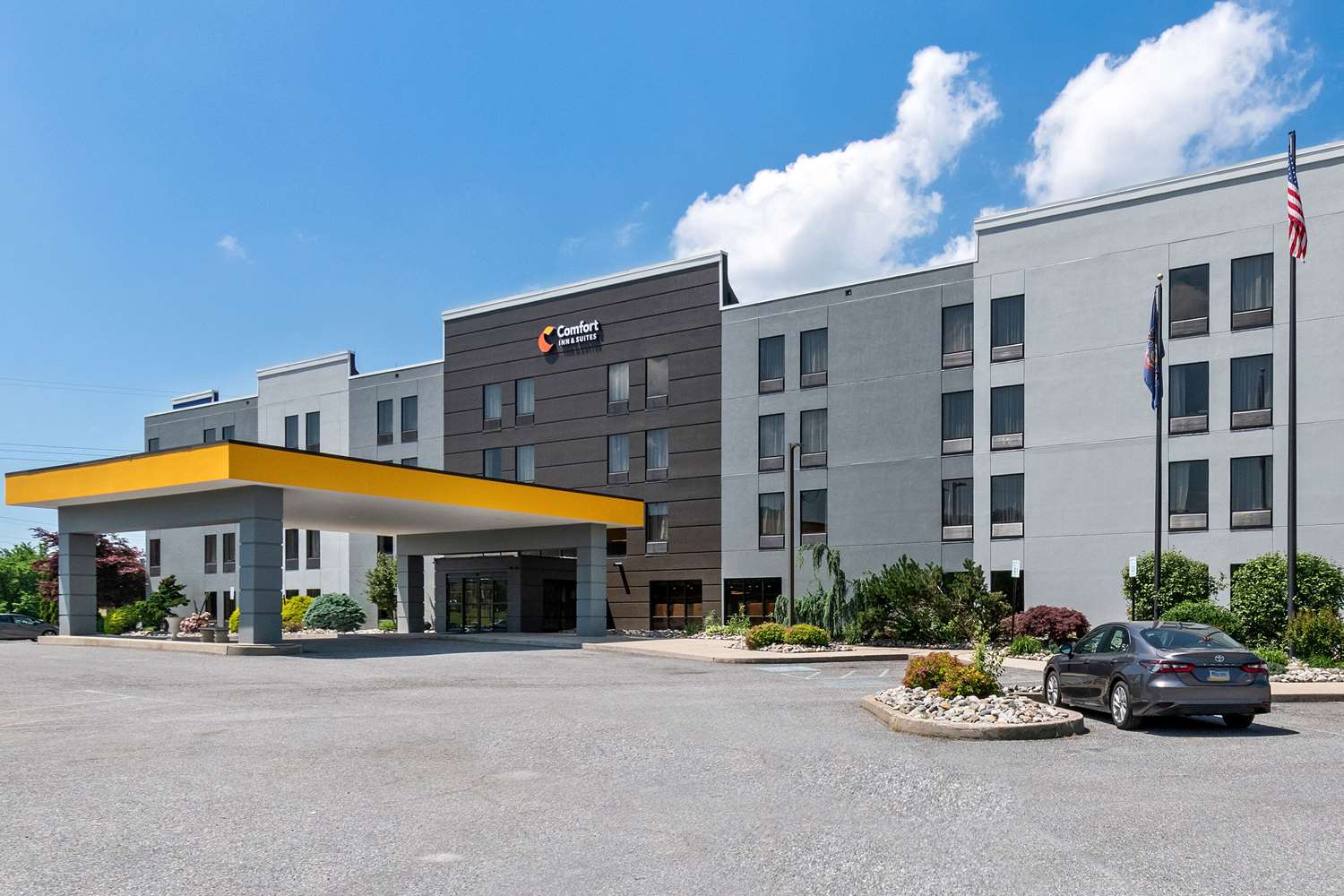 Comfort Inn and Suites York, PA 43/44