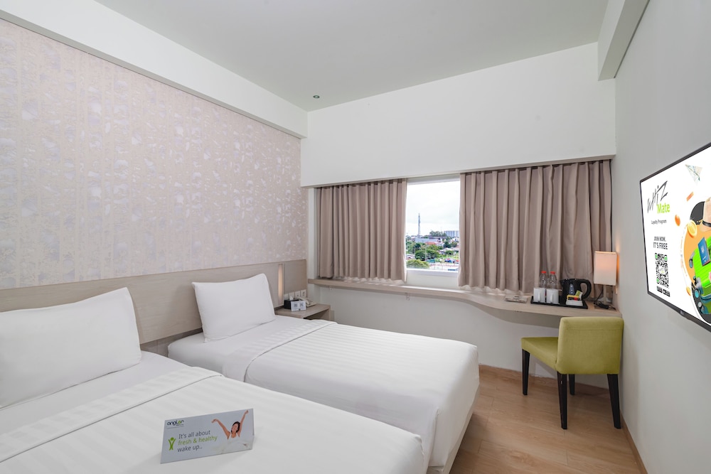 Whiz Hotel Sudirman Cilacap 22/60