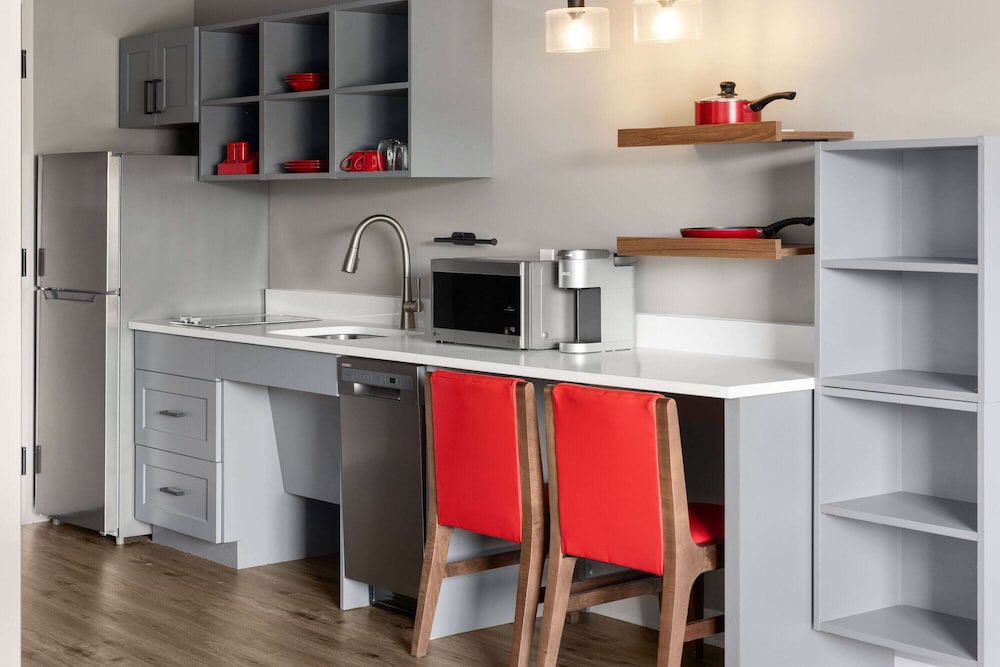 Hawthorn Extended Stay by Wyndham Williston/Burlington 27/38
