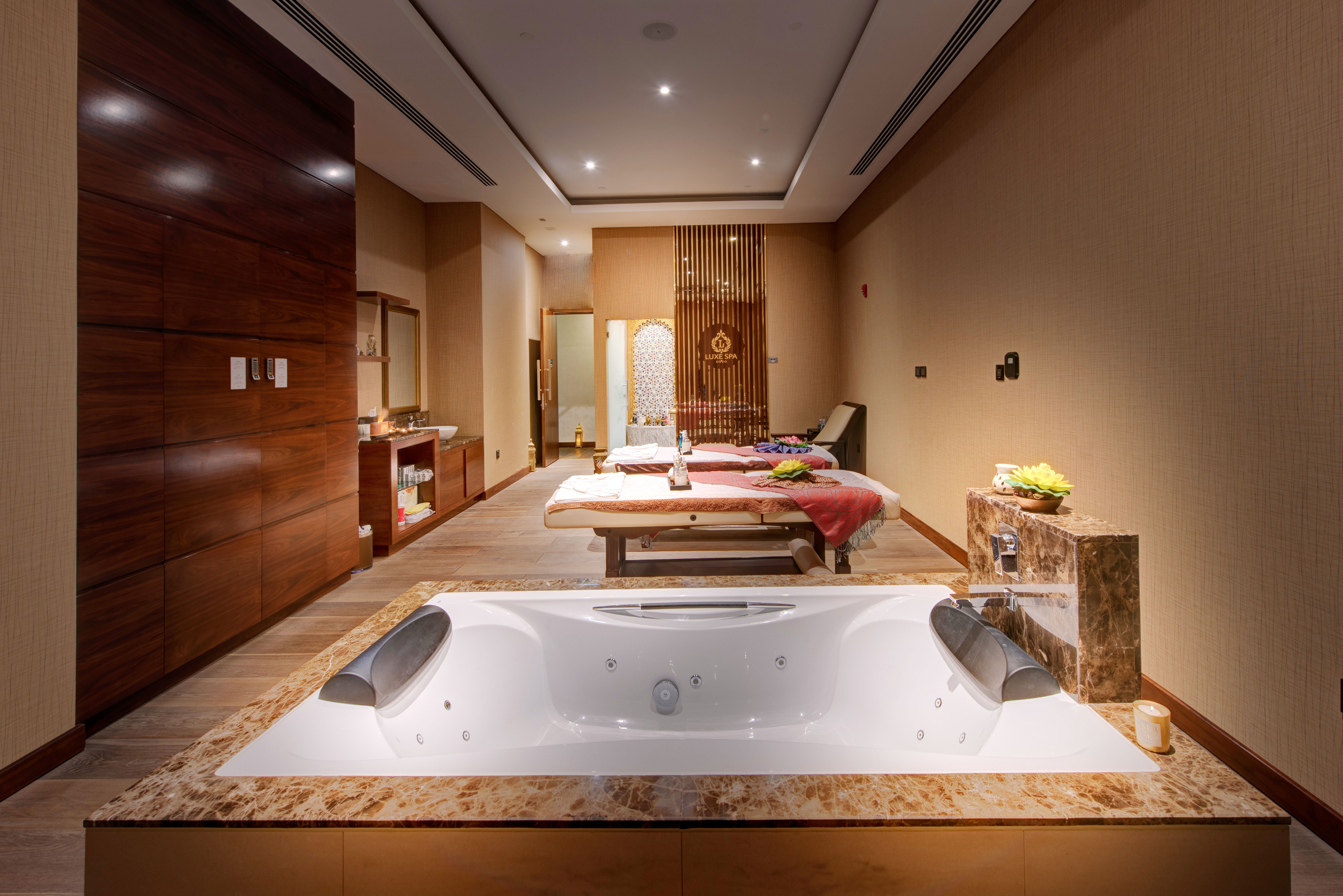 Crowne Plaza Muscat Oman Convention and Exhibition Centre (OCEC) 36/76