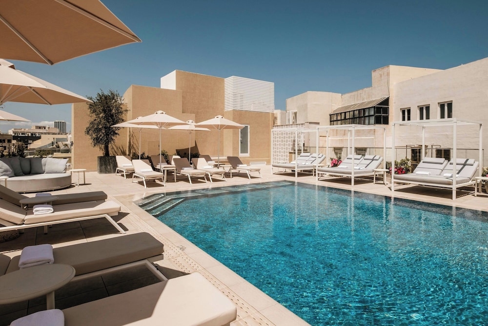 Courtyard by Marriott Sliema 44/50