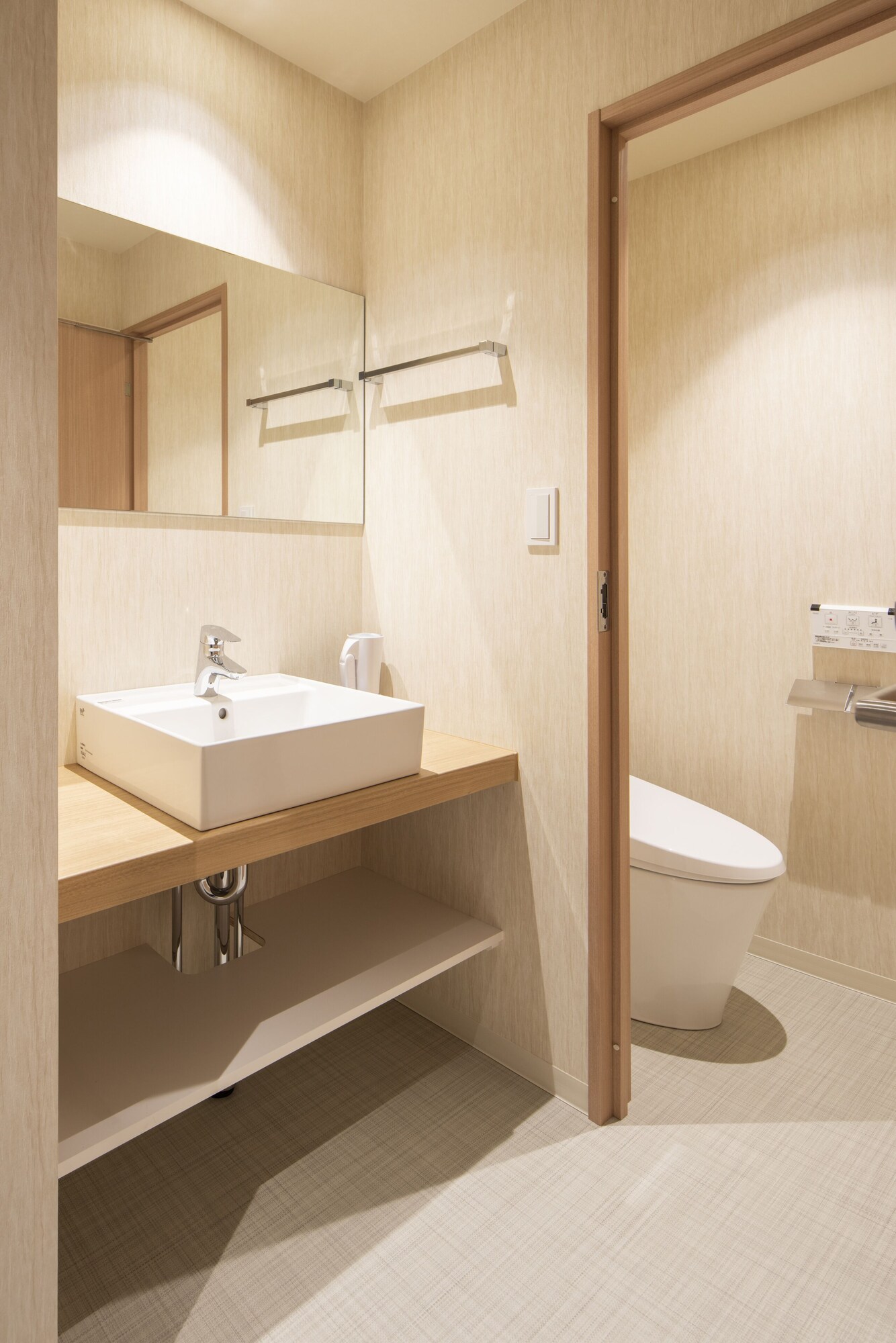 Moderate, Twin Beds، Hotel Amanek Asahikawa 2/4