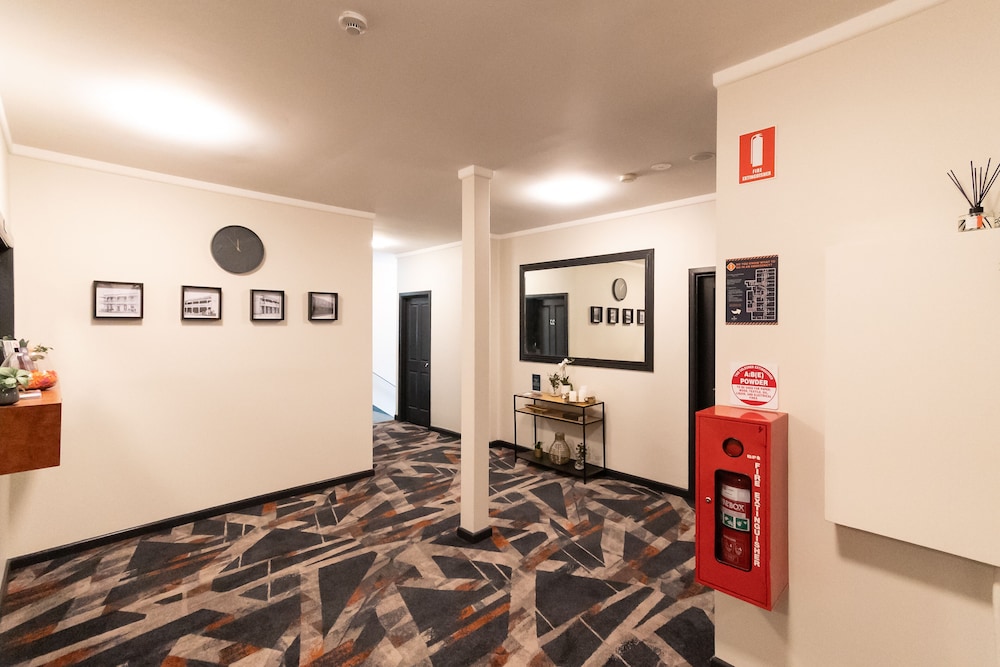Harp Hotel 4/49