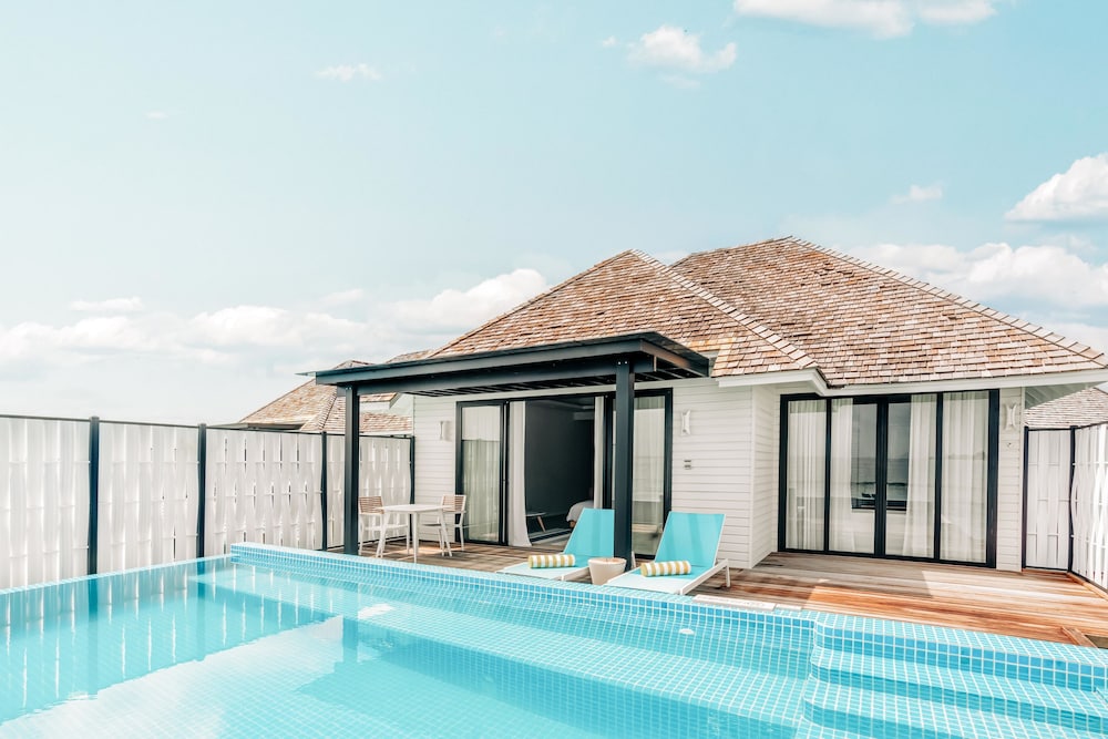 Nova Maldives 52/78