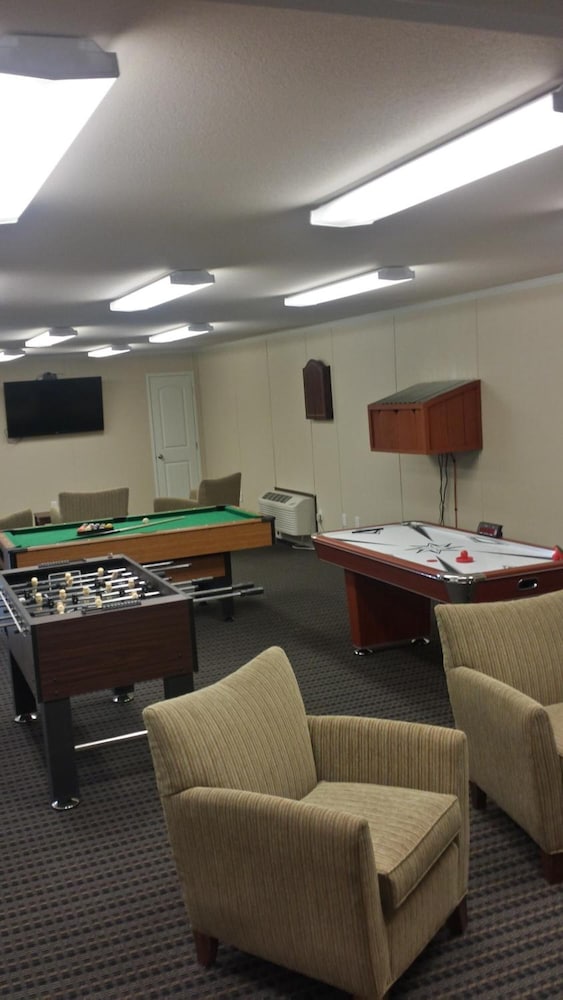 Instalodge Hotel And Suites 28/34