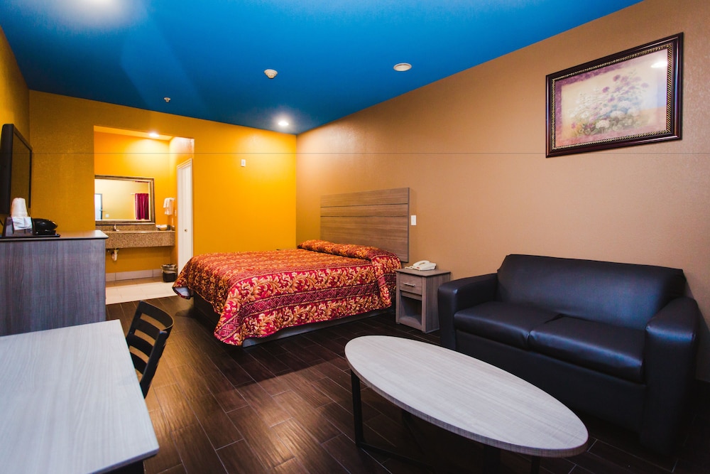 Moonlight Suites 46/65