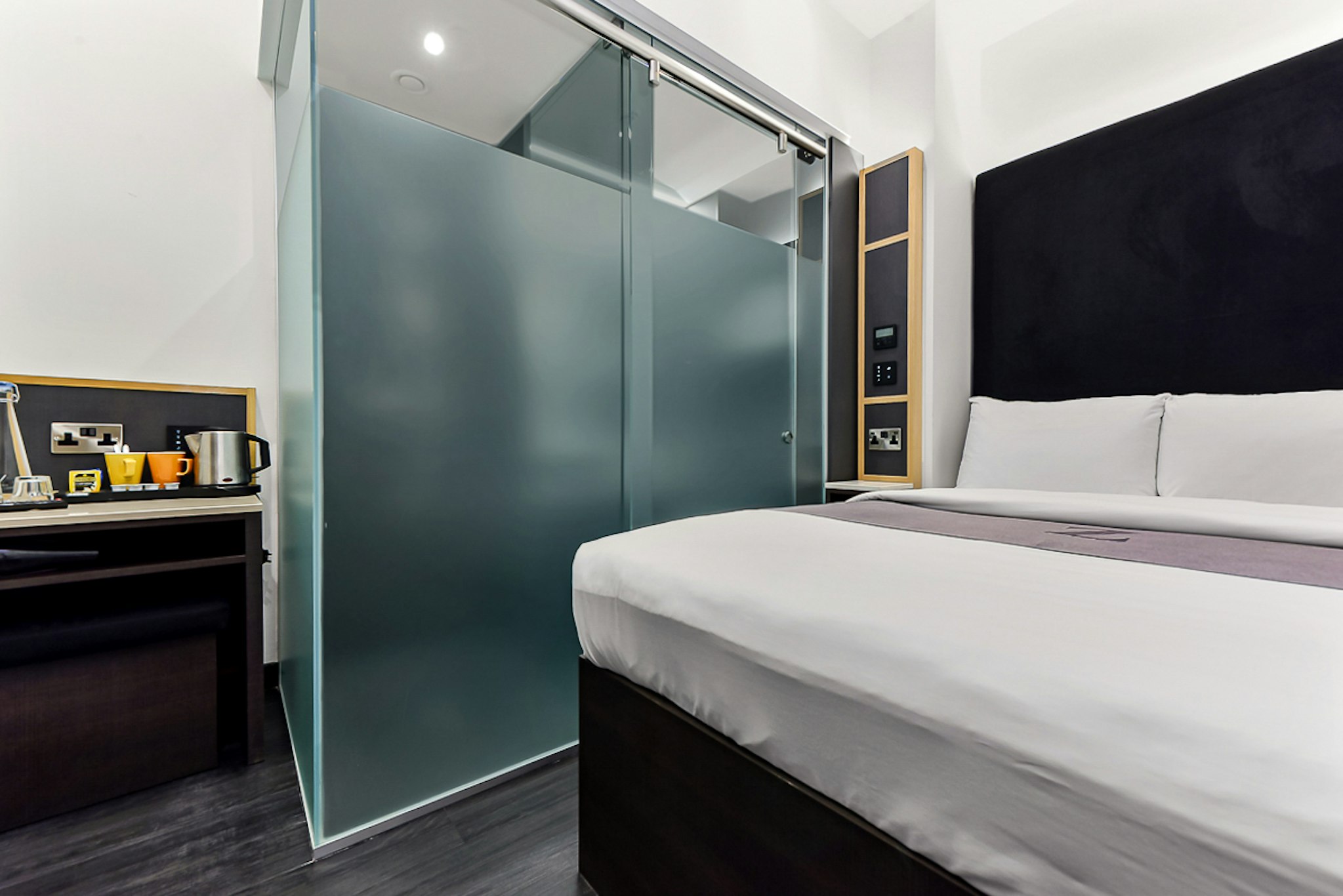 The Z Hotel Strand 8/25