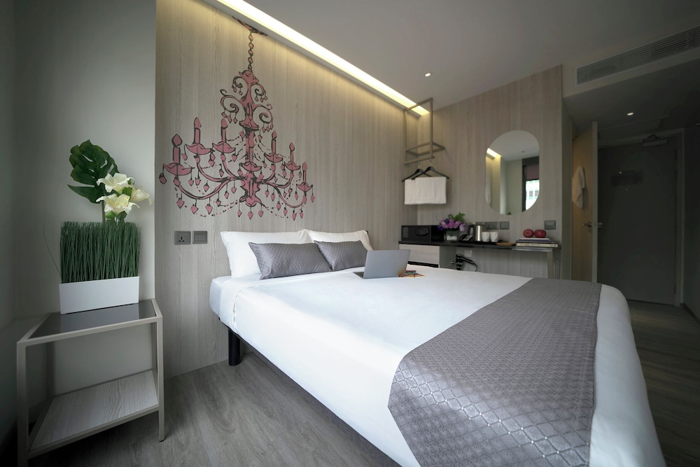 DELUXE, DOUBLE BED