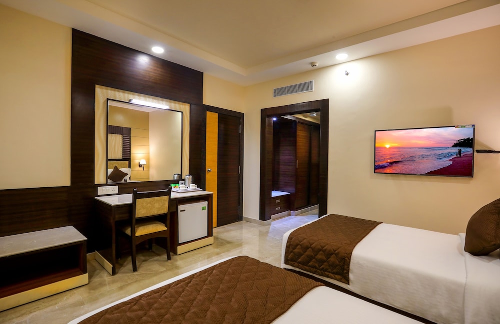 AADITHYA HOTEL 20/29