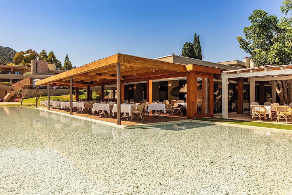 Is Molas Resort 64/66
