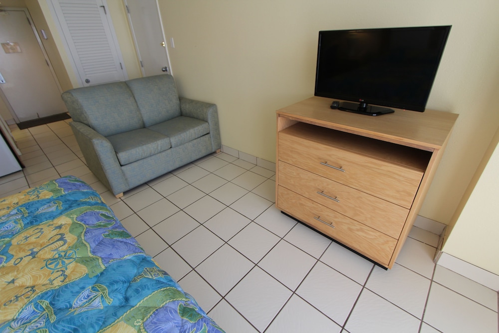 Royale Beach and Tennis Club, a VRI resort 28/49