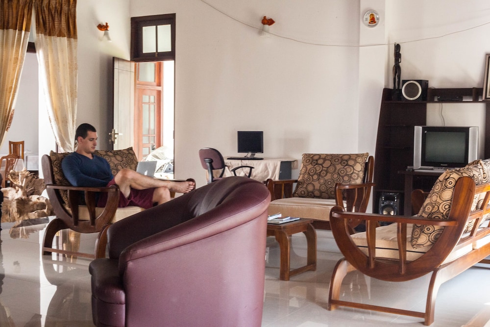 Lagoonvilla Hotel 12/16