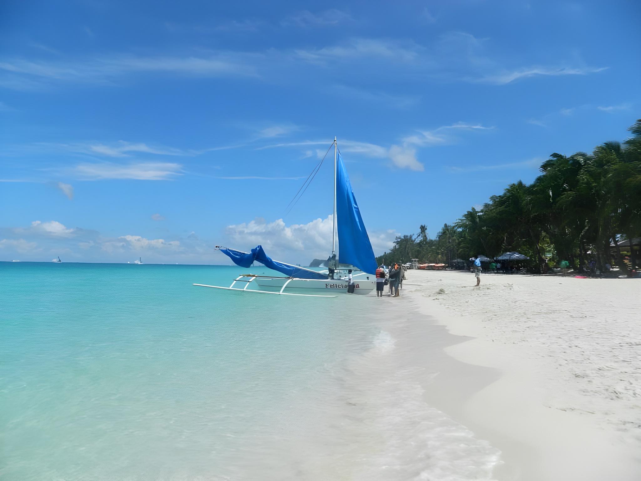 Budget Room Boracay Island Hostel 17/25