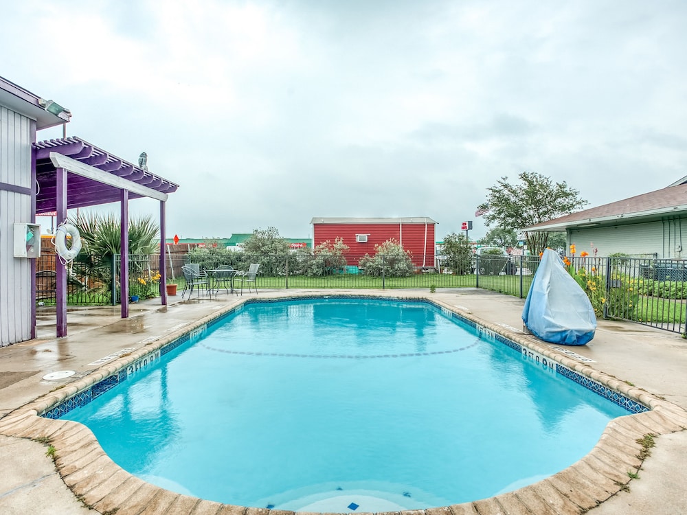 OYO Hotel San Antonio East image