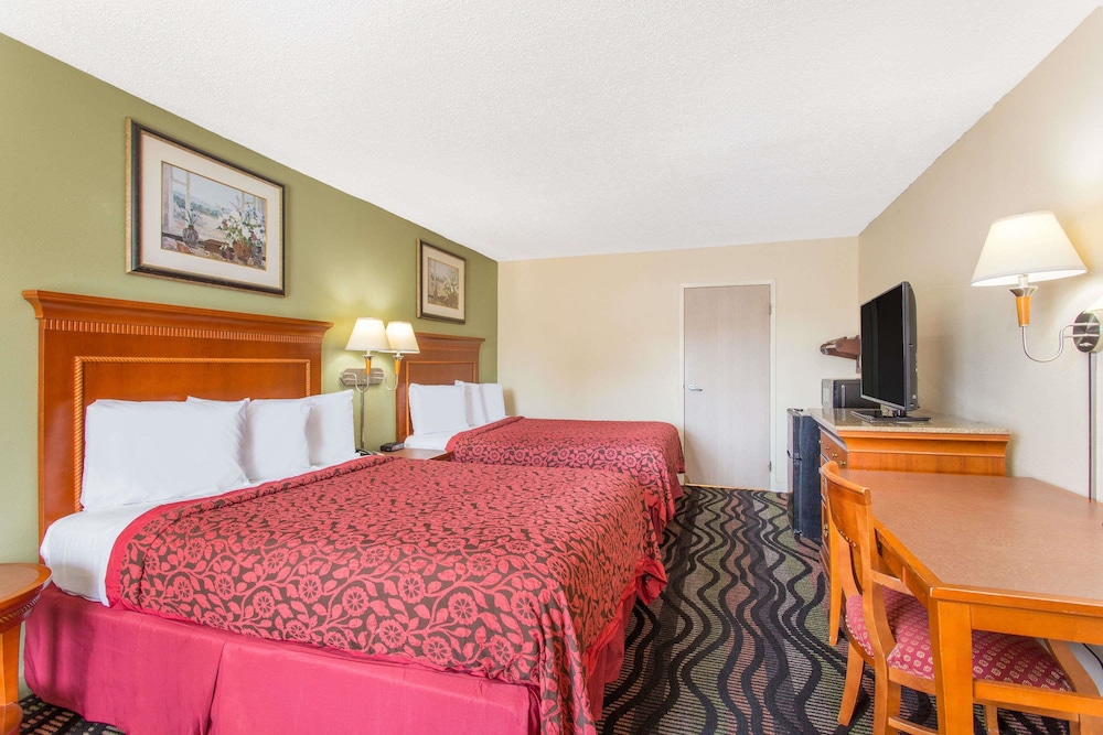 Days Inn by Wyndham Florence/I-95 North 21/42