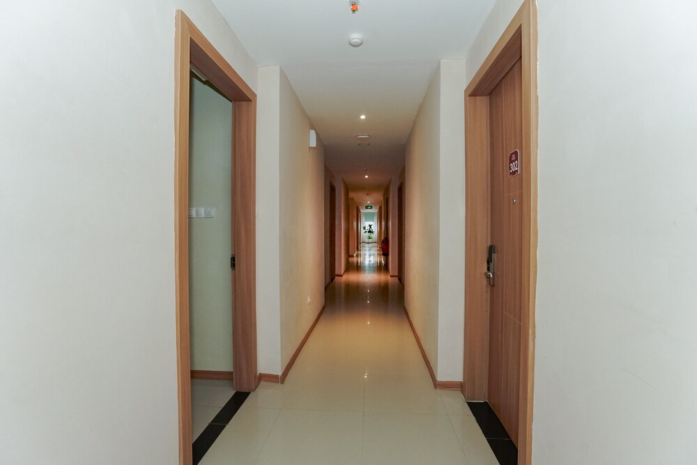 Deli Hotel photo3
