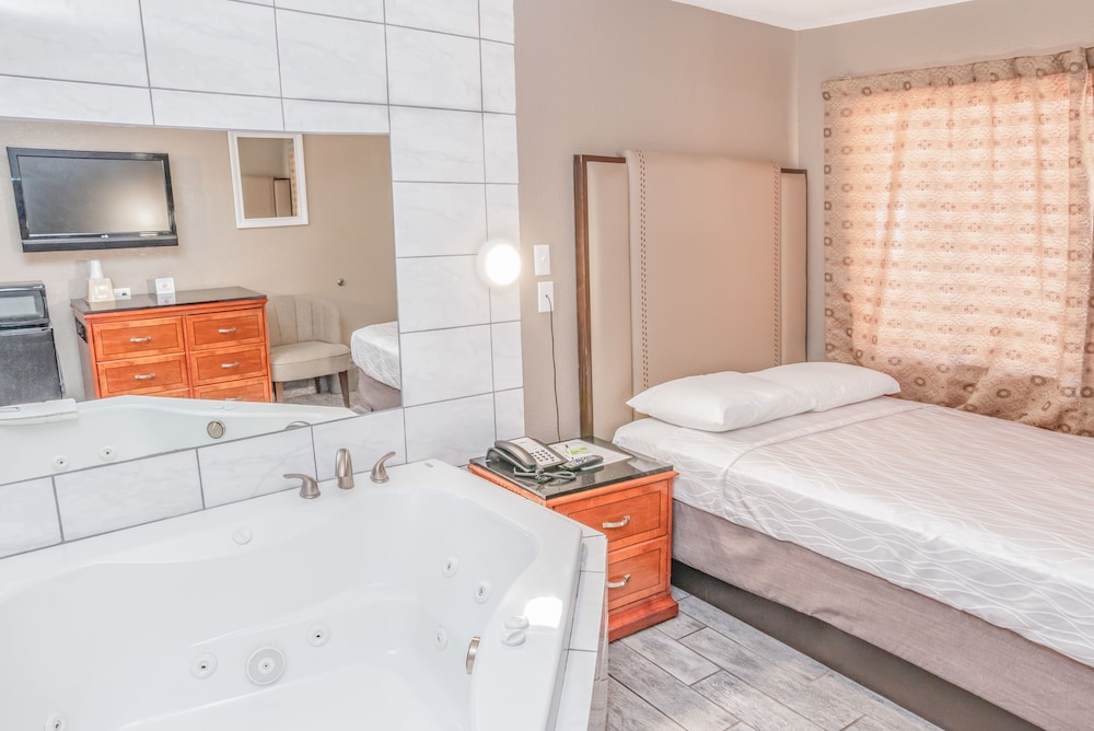 Econo Lodge Inn & Suites Yuma 47/47