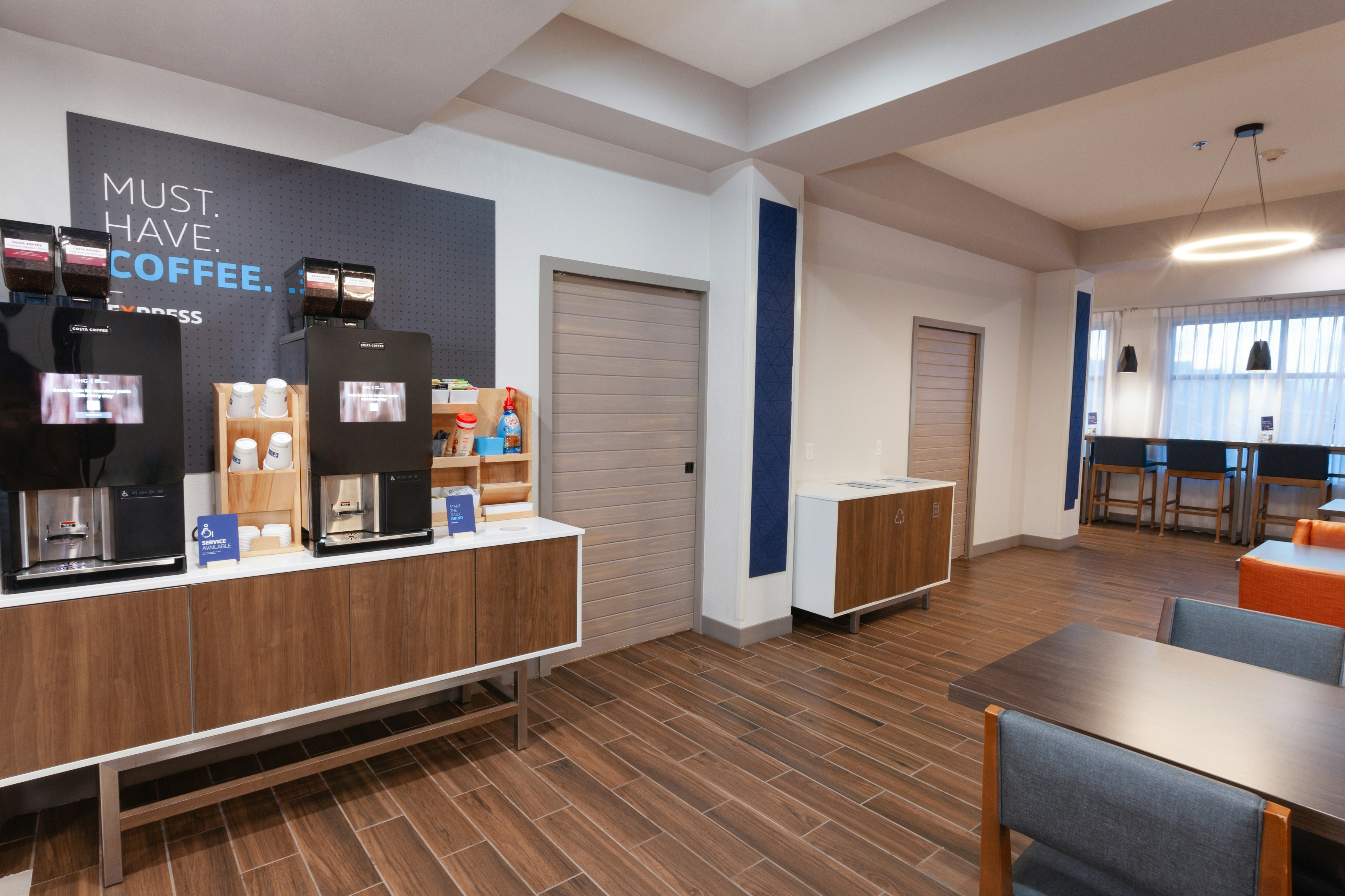 Holiday Inn Express Hotel Suites Logan 13/79