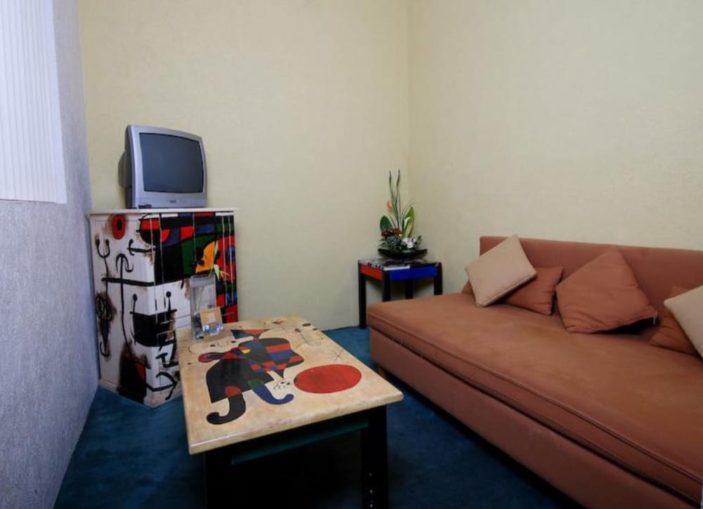 Galeria Hotel And Suites 45/67
