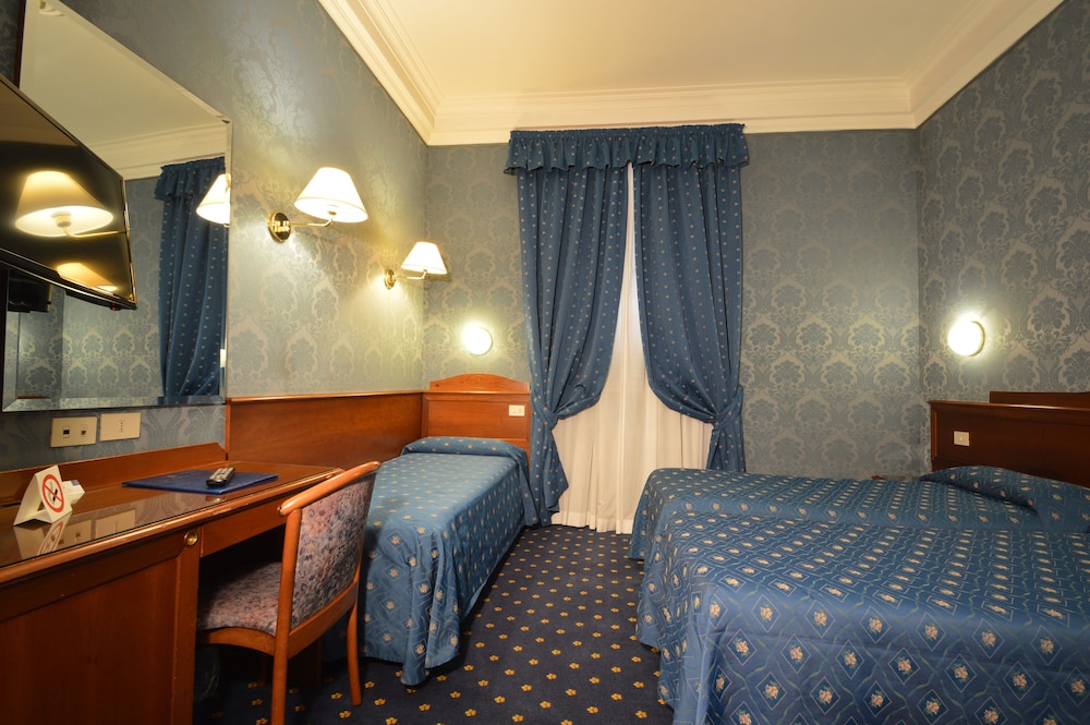 Hotel Montecarlo Roma 8/48