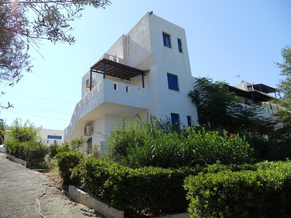 Thalia Bloom Apartments 7/62