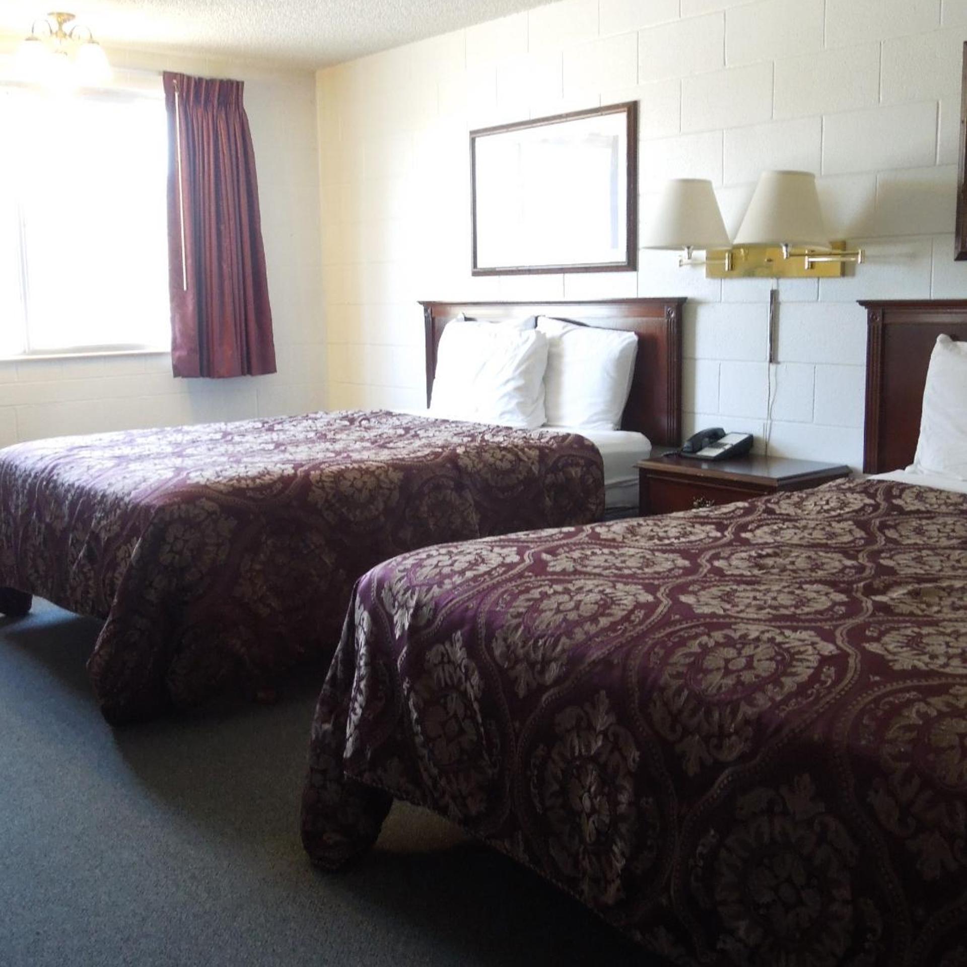 The Pines Motel 13/26