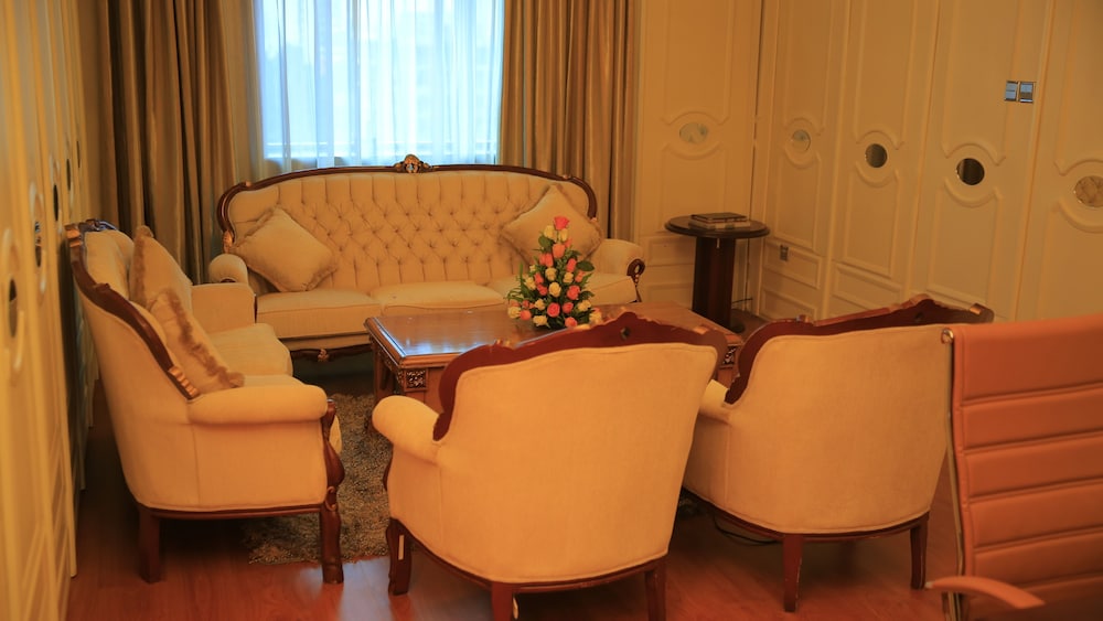 Inter Luxury Hotel 60/75