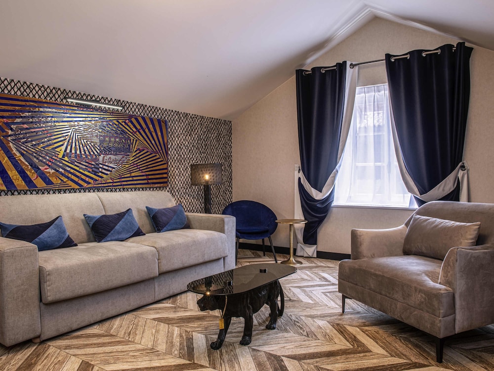 Mercure Figeac Viguier Du Roy 41/63