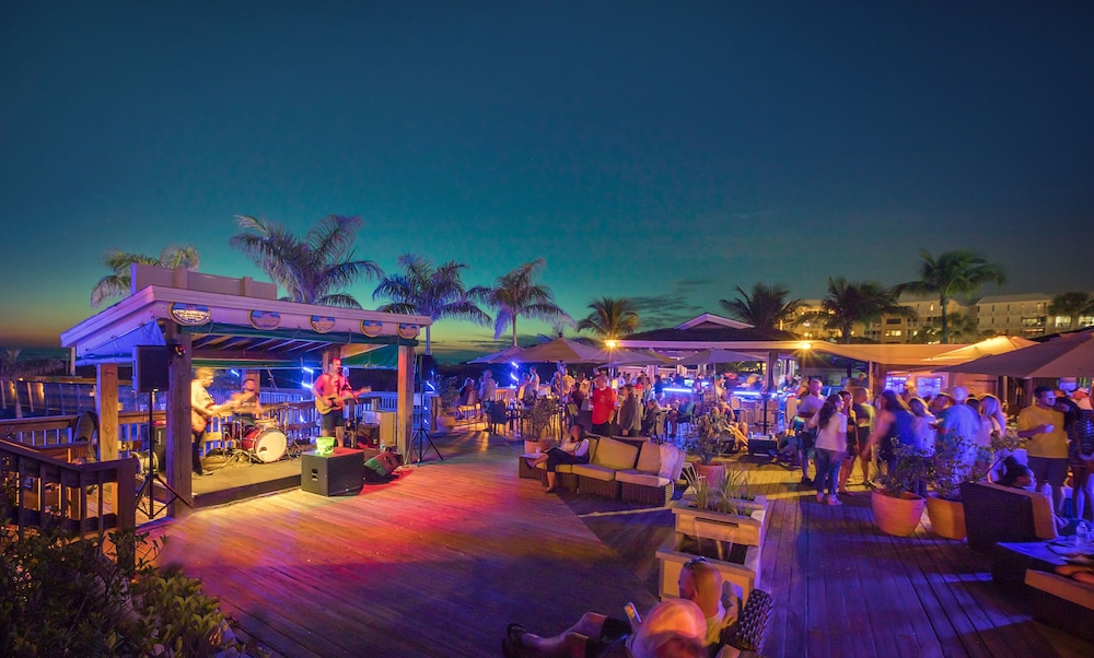 The Beachcomber St. Pete Beach, Outset Collection by Hilton 1/40