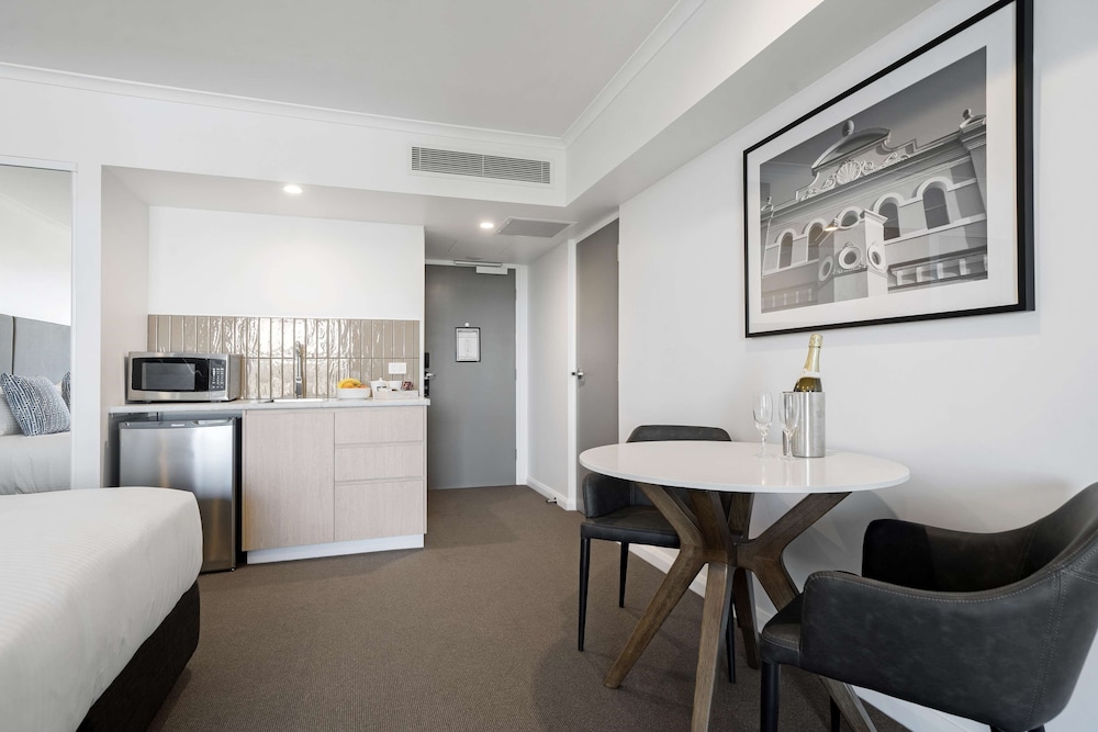 Oaks Toowoomba Hotel 45/70