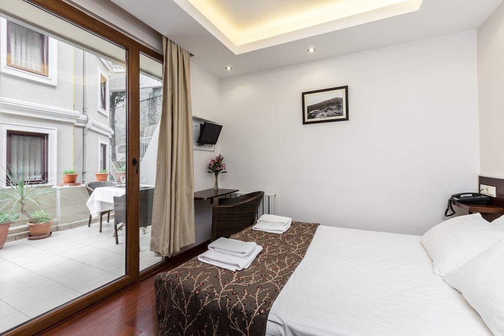Buyukada Comfort Hotel 8/50