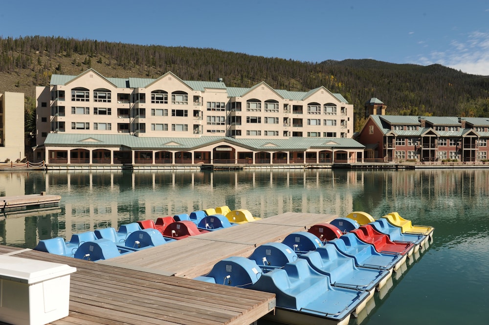 Lakeside Village 4/50