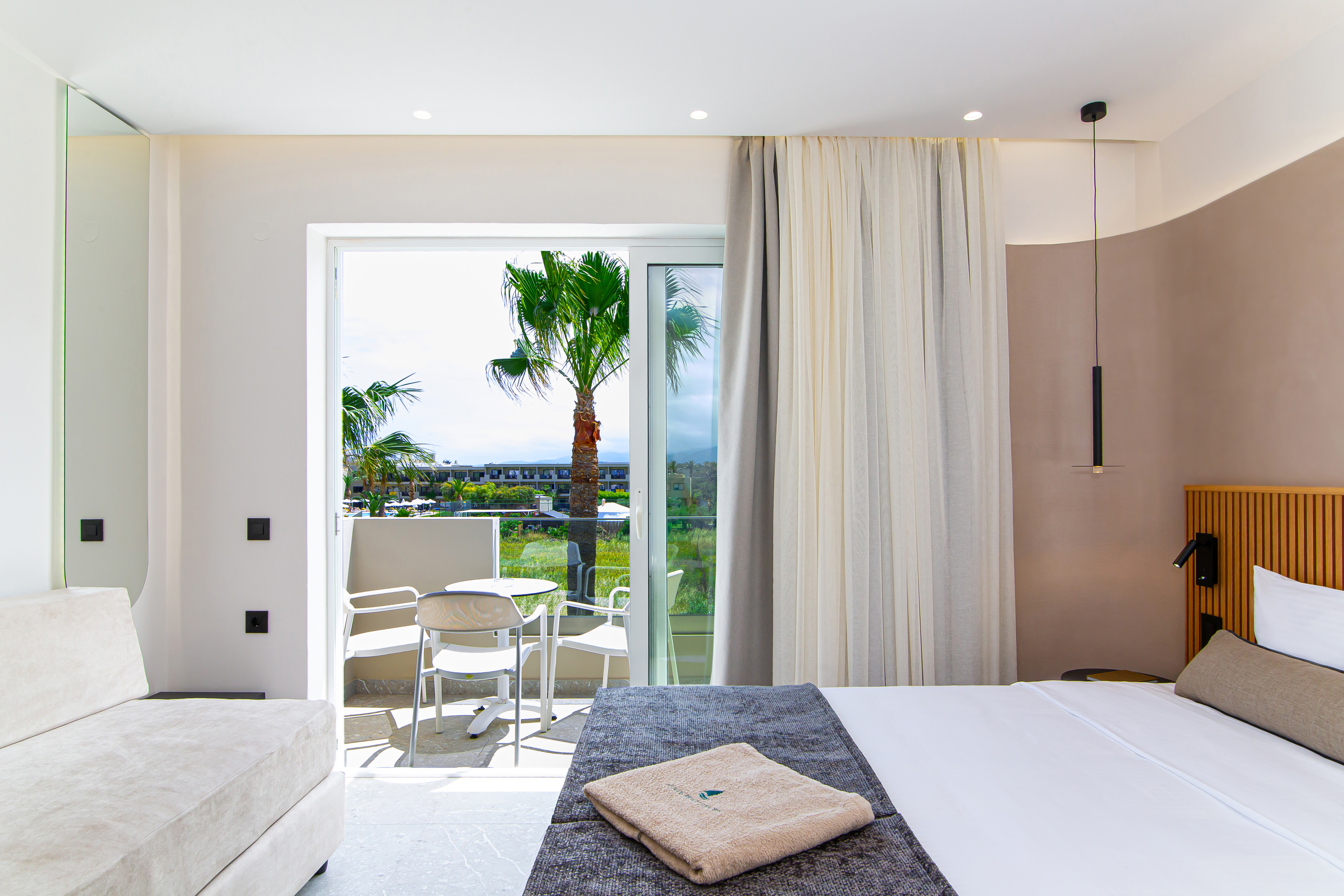 TRIPLE ROOM PREMIUM SIDE SEA VIEW