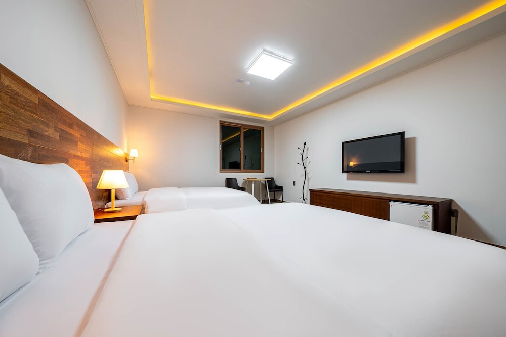 F1 Hotel 5/32