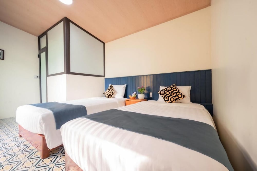 Catba Papillon Garden Bungalow & Resort 12/50