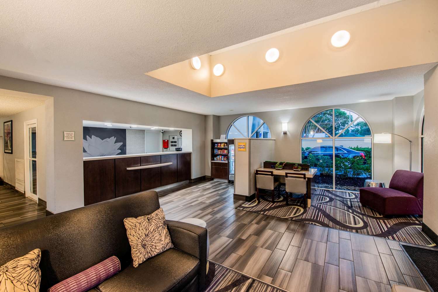La Quinta Inn & Suites by Wyndham Fort Lauderdale Tamarac 15/32