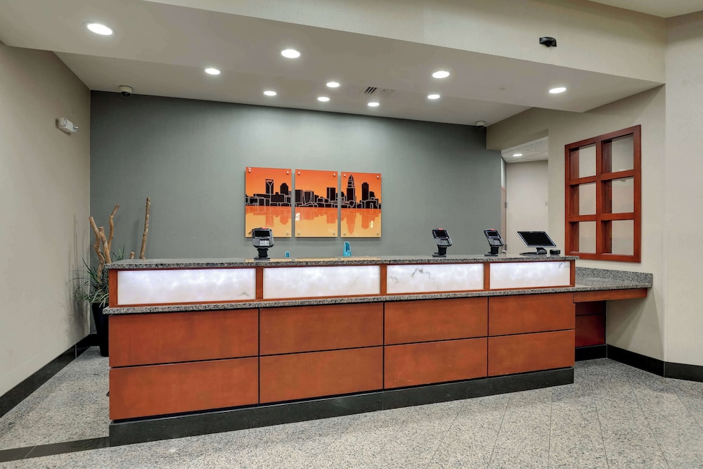 Drury Inn Suites Charlotte Arrowood 4/50