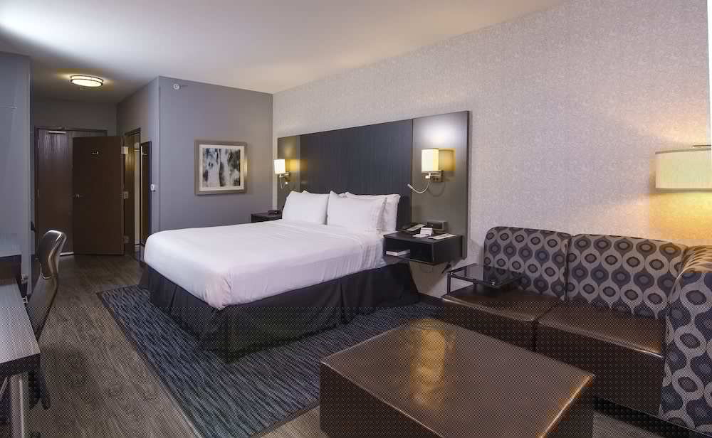 Holiday Inn Carlsbad 22/73