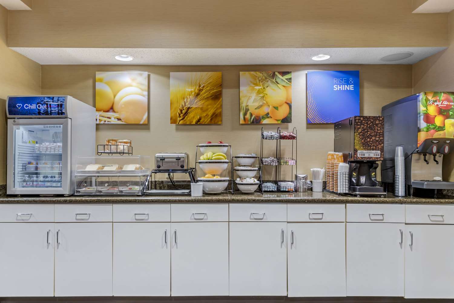 Comfort Inn and Suites Seguin, TX 24/37