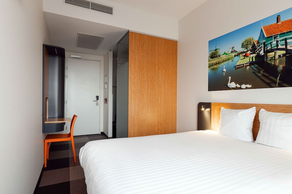 SUPERIOR, DOUBLE BED