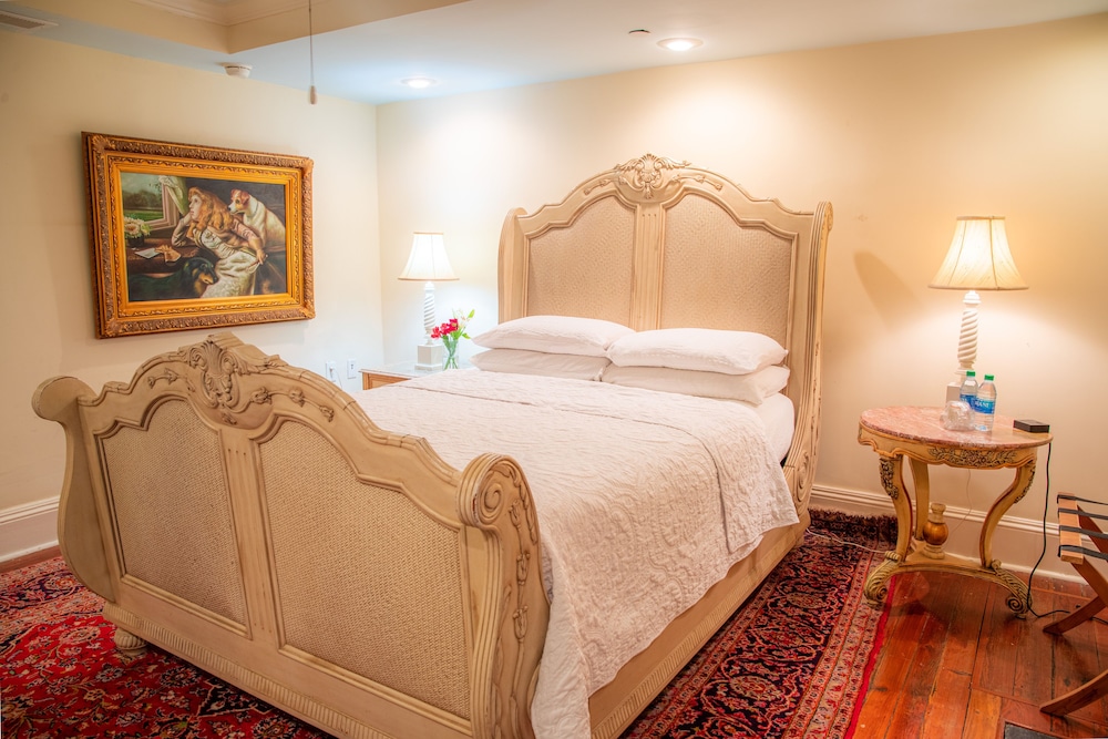 Justine Inn Savannah 38/62