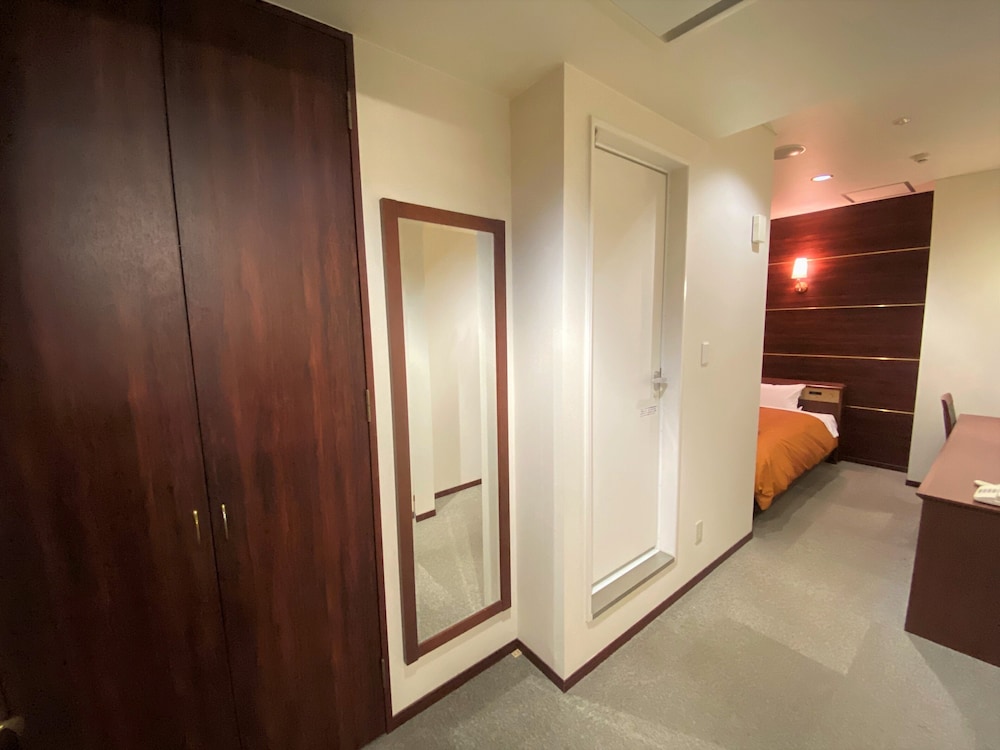 Hotel 1 2 3 Kokura 48/68
