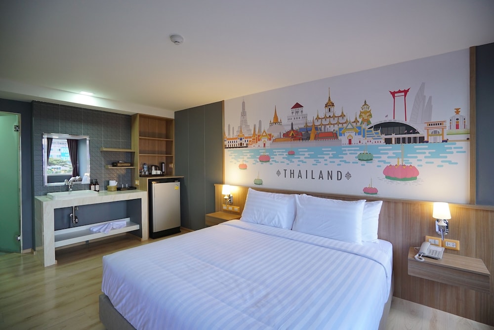 THE QUBE FIFTY HOTEL 11/50