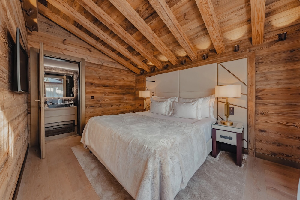 GRAND, 5 BEDROOMS